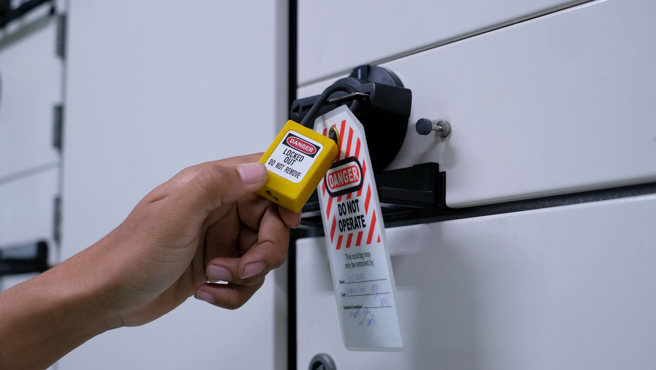Lock out & Tag out, Lock out station, machine - specific Lock out devices , Lock out for electrical maintenance